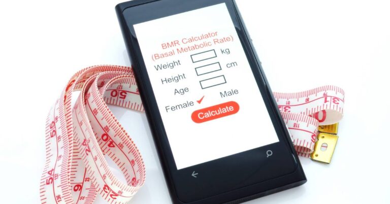 a smartphone displaying a **Bazální metabolismus kalkulačka** with input fields for weight, height, age, and gender, surrounded by a red measuring tape